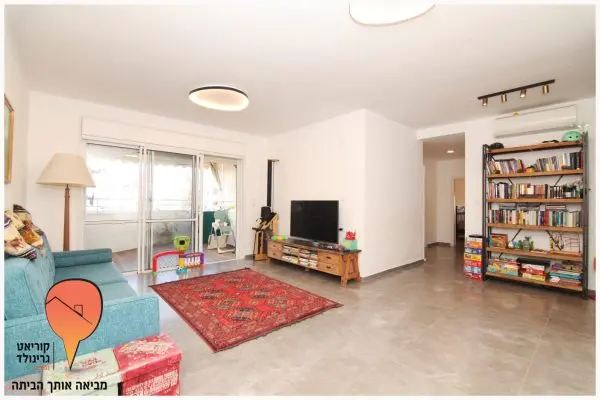 דירה · 4 חדרים בהוד השרון