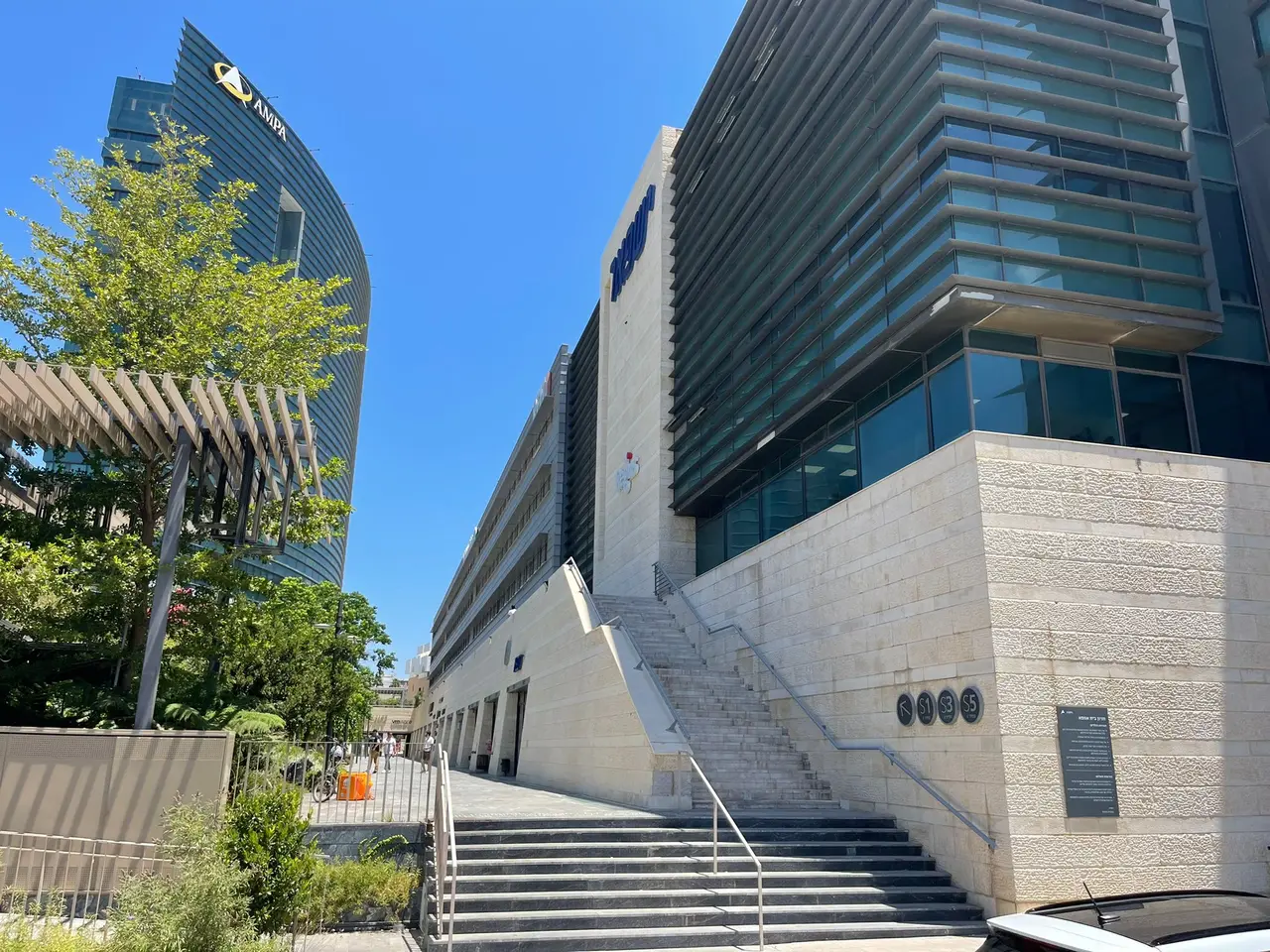 משרד בהרצליה – תמונה 2